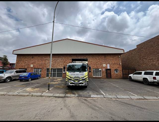 700M² WAREHOUSE TO LET IN BRAKPAN CENTRAL
